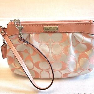 💜Y2K💜 COACH Peach Wristlet Clutch | Signature CC Satin Jacquard | NWOT
